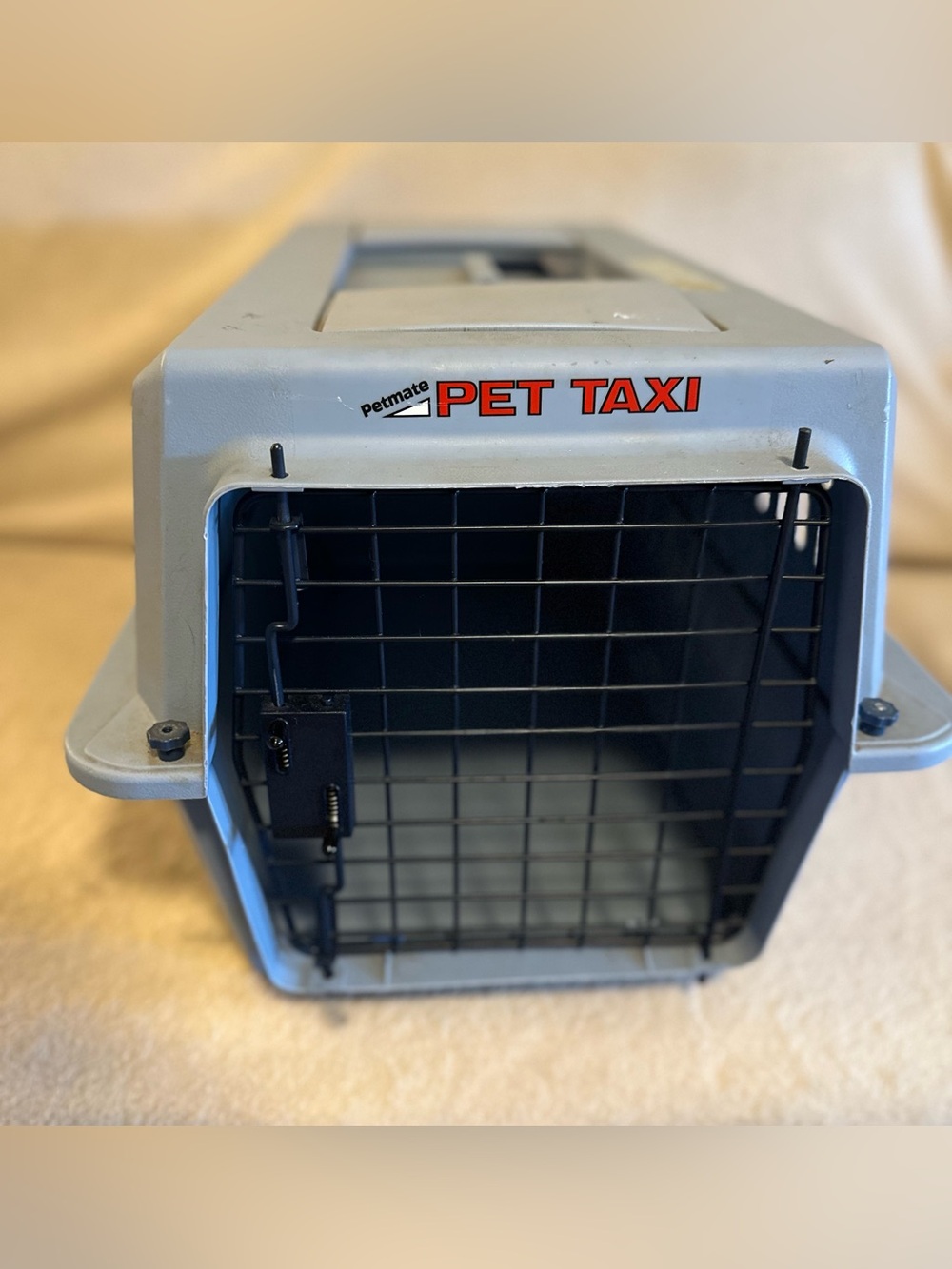Petmate PET TAXI 22” Travel Carrier Hard Sided Dog Cat Transport Animal Crate